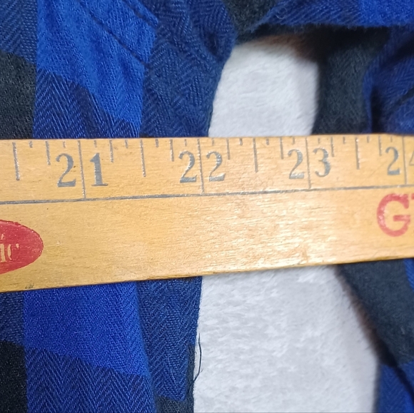 Old Navy Women’s Plaid Flannel Shirt Large Blue Black Classic Fit Soft Cotton - Picture 9 of 10
